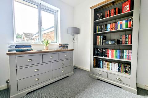 16 Dudley Close, Whitehill, Bordon, GU35 9PY