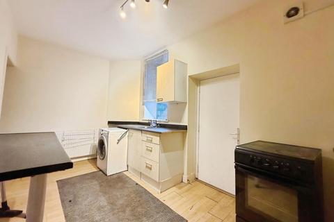 2 bedroom end of terrace house for sale, Platt Fold Street, Leigh