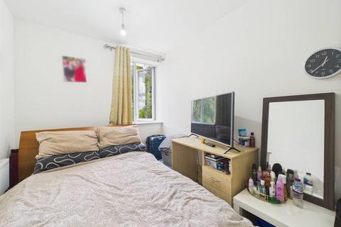 undefined, High Street, Feltham, Middlesex, TW13