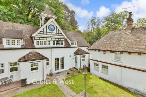 Old Quarry Hall, Bletchingley RH1