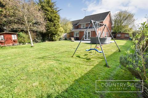 4 bedroom detached house for sale, Glebelands, Benfleet