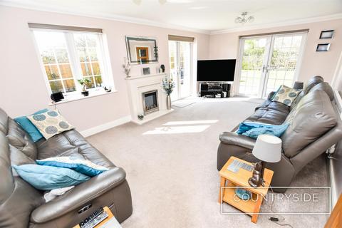 4 bedroom detached house for sale, Glebelands, Benfleet