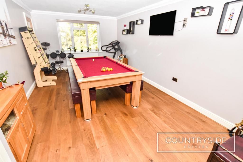 Sitting/Dining Room