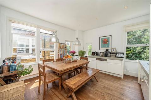2 bedroom flat for sale, Bonneville Gardens, London SW4