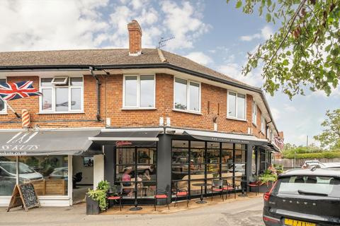 2 bedroom flat to rent, Station Road, Cobham KT11