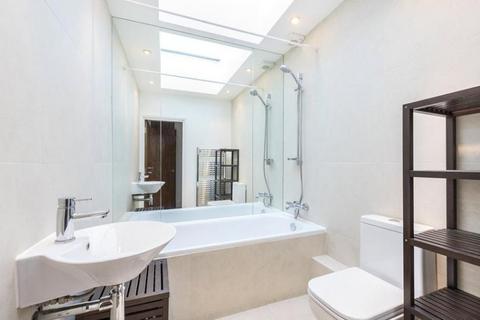 2 bedroom apartment to rent, Great Portland Street, London W1W