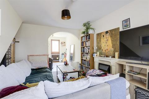 2 bedroom terraced house for sale, Bladon Close, Mapperley NG3