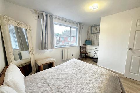 5 Willow Drive, Ringwood, BH24 3BE