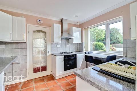 2 bedroom detached bungalow for sale, Crossfield Road, Navenby