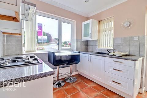 2 bedroom detached bungalow for sale, Crossfield Road, Navenby