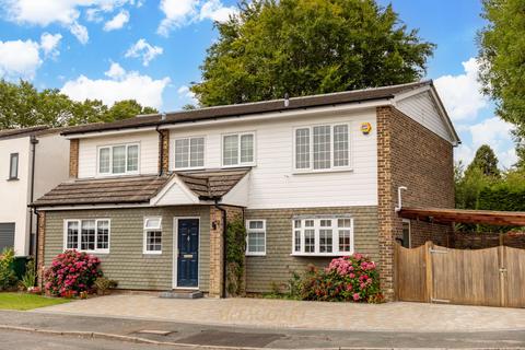 Artel Croft, Crawley RH10