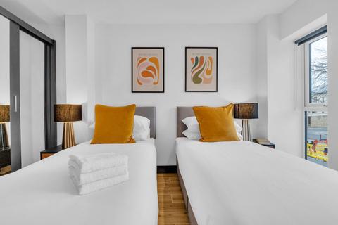 2 bedroom apartment to rent, Sia Court, High Road, London
