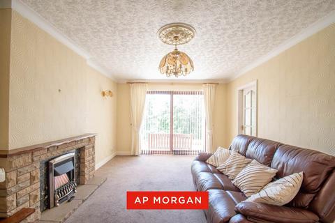 undefined, Higgs Field Crescent, Cradley Heath, West Midlands, B64