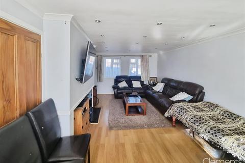 undefined, Micklefield Road, Hemel Hempstead HP2