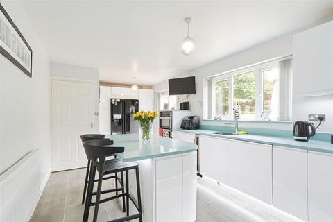 4 bedroom detached house for sale, Hayfields Close, Keighley, BD22 6SB