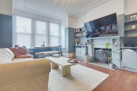 11 Ceylon Road, Westcliff-on-sea, SS0 7HS