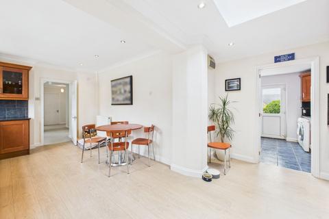 31 Bradden Road, Greens Norton, Towcester, NN12 8BS