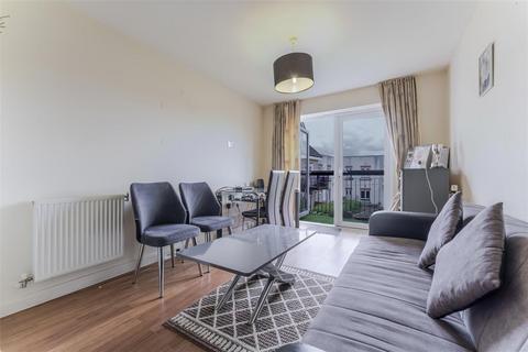 2 bedroom flat for sale, Featherstone Road, Southall UB2