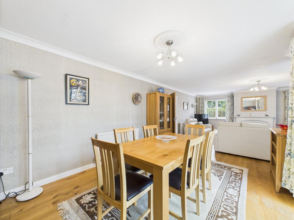 Open plan lounge & dining room
