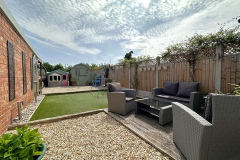3 bedroom semi-detached house for sale, Bancroft Road, Newark