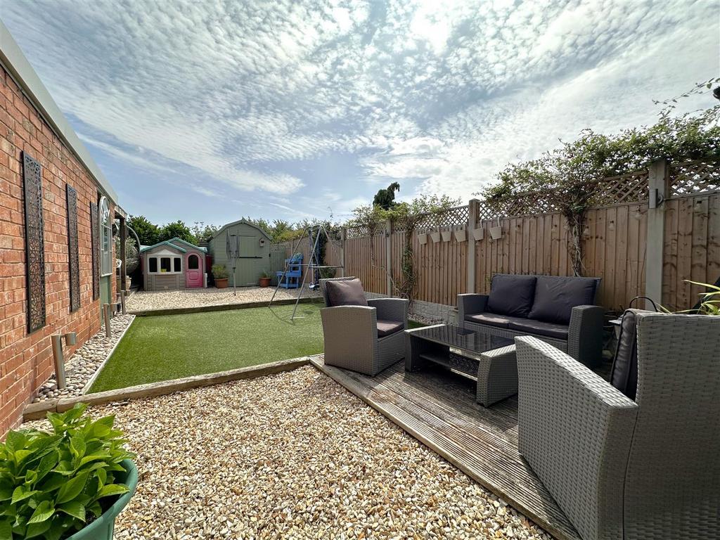 Lovely Landscaped Garden 316