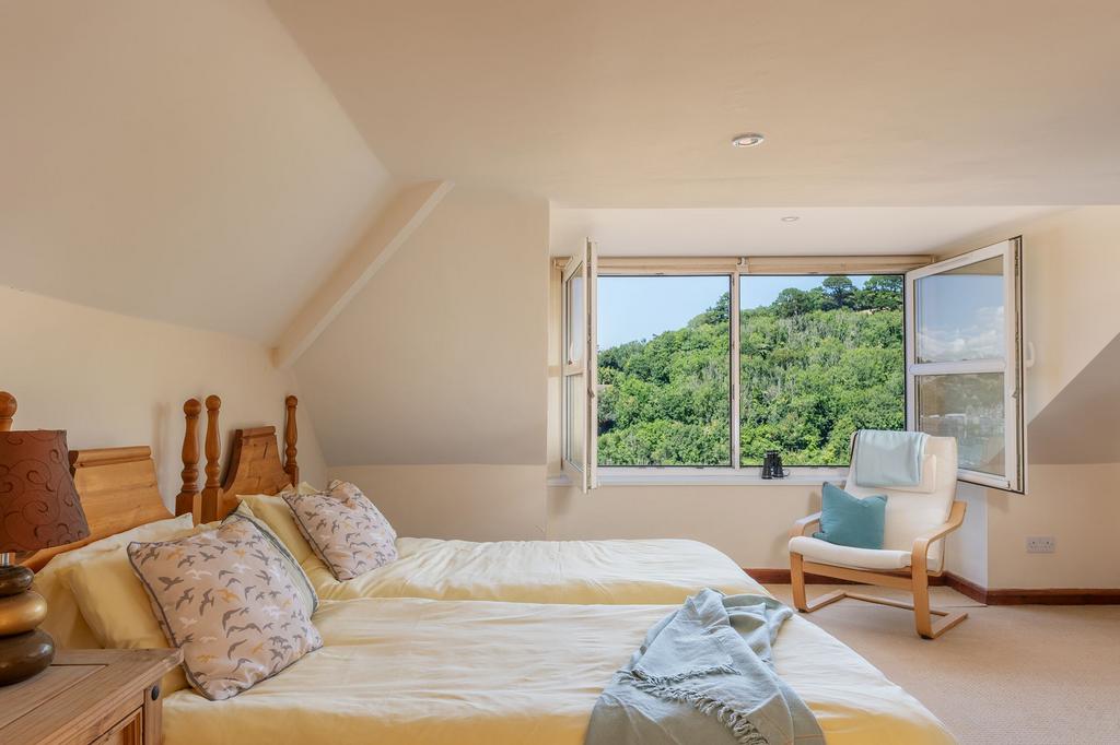 Cragside Kingswear Loft Room