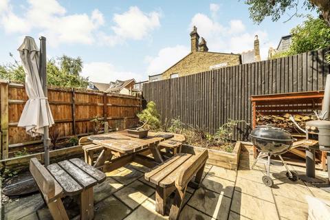 9 Faraday Road, London, W3 6JB