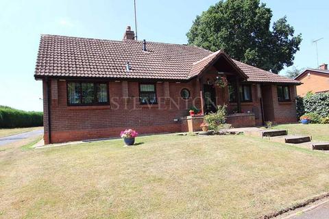 3 bedroom detached bungalow for sale, Lloyd Drive, Lower Penn, Wolverhampton, WV4