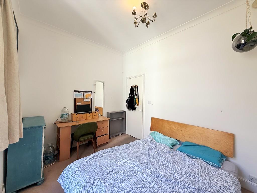 Bedroom i