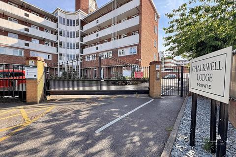 2 bedroom flat for sale, London Road, Westcliff-on-Sea