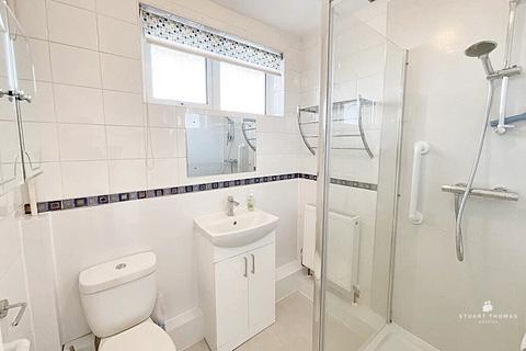 2 bedroom flat for sale, London Road, Westcliff-on-Sea