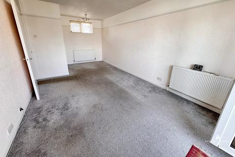 2 bedroom flat for sale, London Road, Westcliff-on-Sea