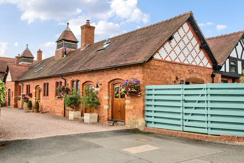 2 bedroom barn conversion for sale, Stable End, Abberley