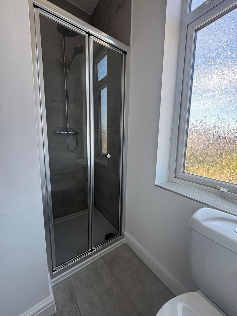 Clifton shower