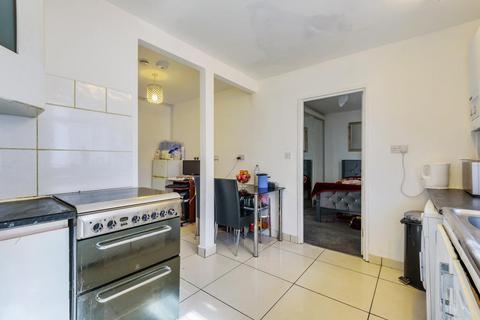 15 Chalgrove Walk, Aylesbury, HP21 8NT