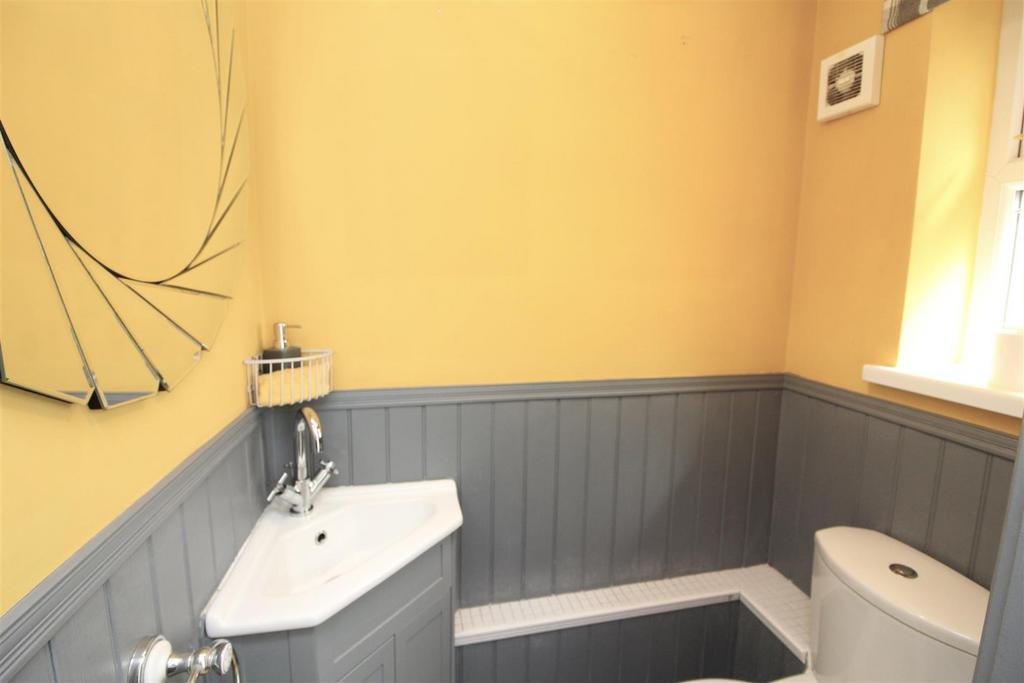Cloakroom/WC