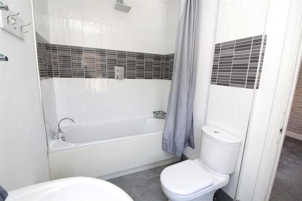 En-Suite Bathroom