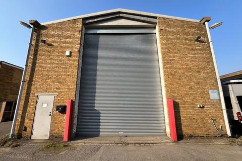 Industrial unit to rent, Wrest Park Silsoe MK45 4HS