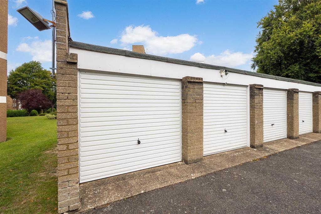 Garage.jpg