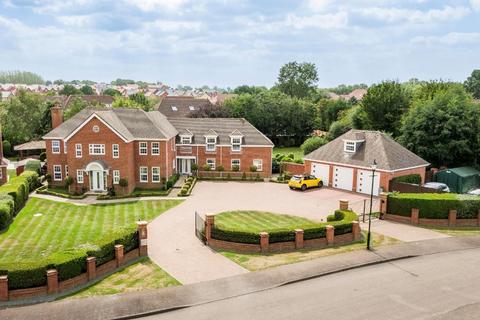 7 Belfry Lane, Collingtree, Northampton, NN4 0PB