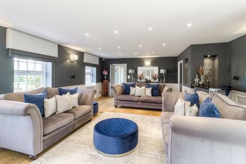 7 Belfry Lane, Collingtree, Northampton, NN4 0PB
