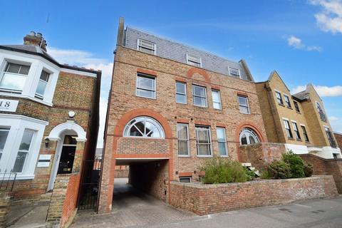 1 bedroom apartment to rent, St. Leonards Road, Windsor SL4