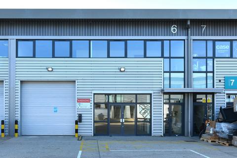 Warehouse to rent, Commerce Way Croydon CR0 4XA