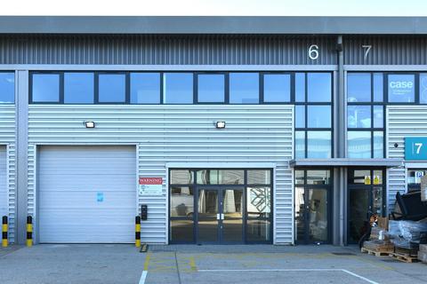 Warehouse to rent, Commerce Way Croydon CR0 4XA