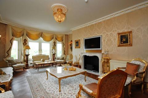 5 bedroom flat to rent, Kensington Road, Kensington, London, W8
