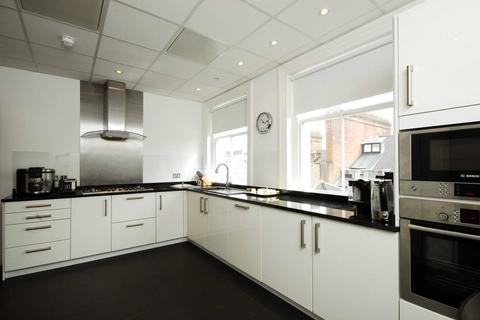 5 bedroom flat to rent, Kensington Road, Kensington, London, W8