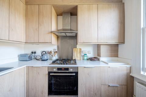 3 bedroom flat for sale, Breakspears Road, Brockley, London, SE4