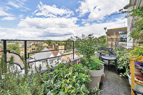 2 bedroom flat for sale, Brixton Hill, London, SW2