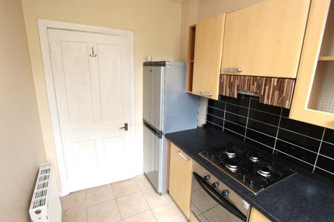2 bedroom flat to rent, Whitson Place East, Saughton, Edinburgh, EH11