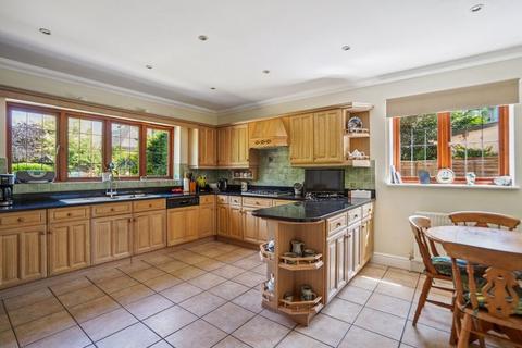 5 bedroom detached house for sale, Hawthorn Lane, Farnham Common